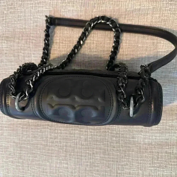 Tory Burch Fleming Matte Small Convertible Shoulder Bag

Style #82562 - Picture 9 of 9